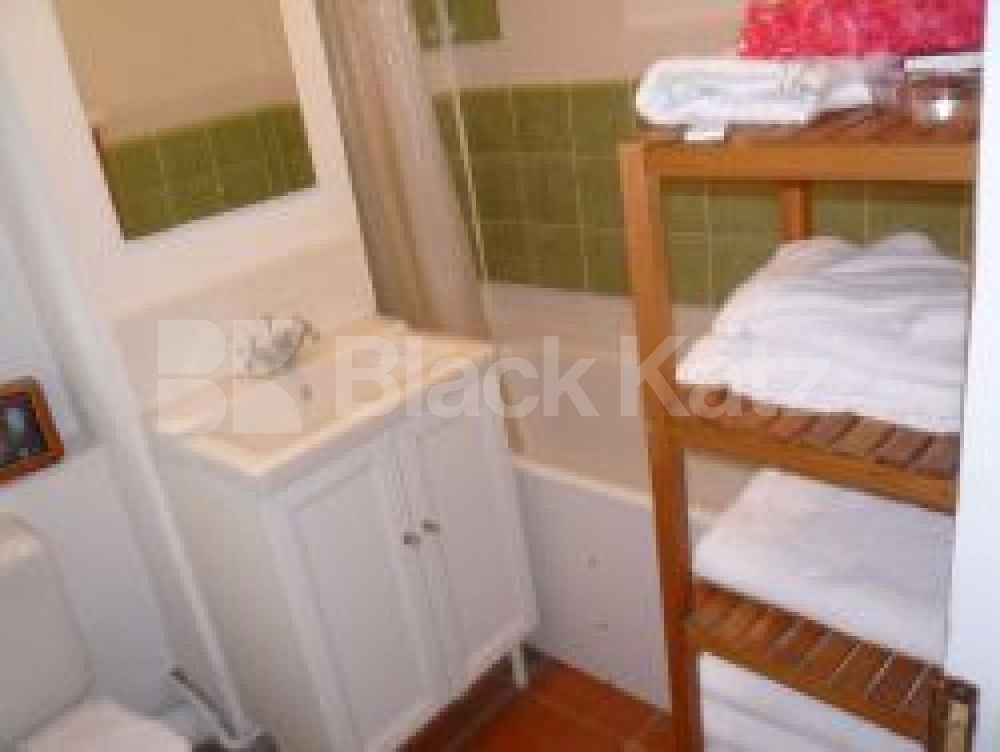 			New instruction, 1 Bedroom, 1 bath, 1 reception Flat			 Westbourne Park Road, LADBROKE GROVE W11